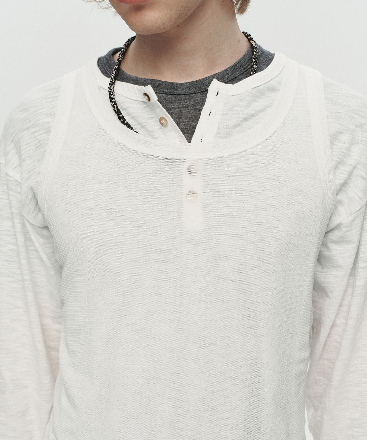 호이테(HEUTE) BASE SLUB HENLEY NECK T-SHIRT (WHITE)