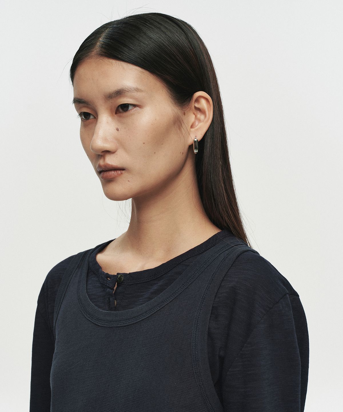 호이테(HEUTE) BASE SLUB HENLEY NECK T-SHIRT (NAVY)