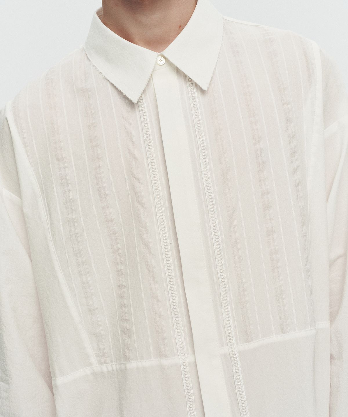 호이테(HEUTE) ARIN TEXTURED SHIRT (OFF WHITE)