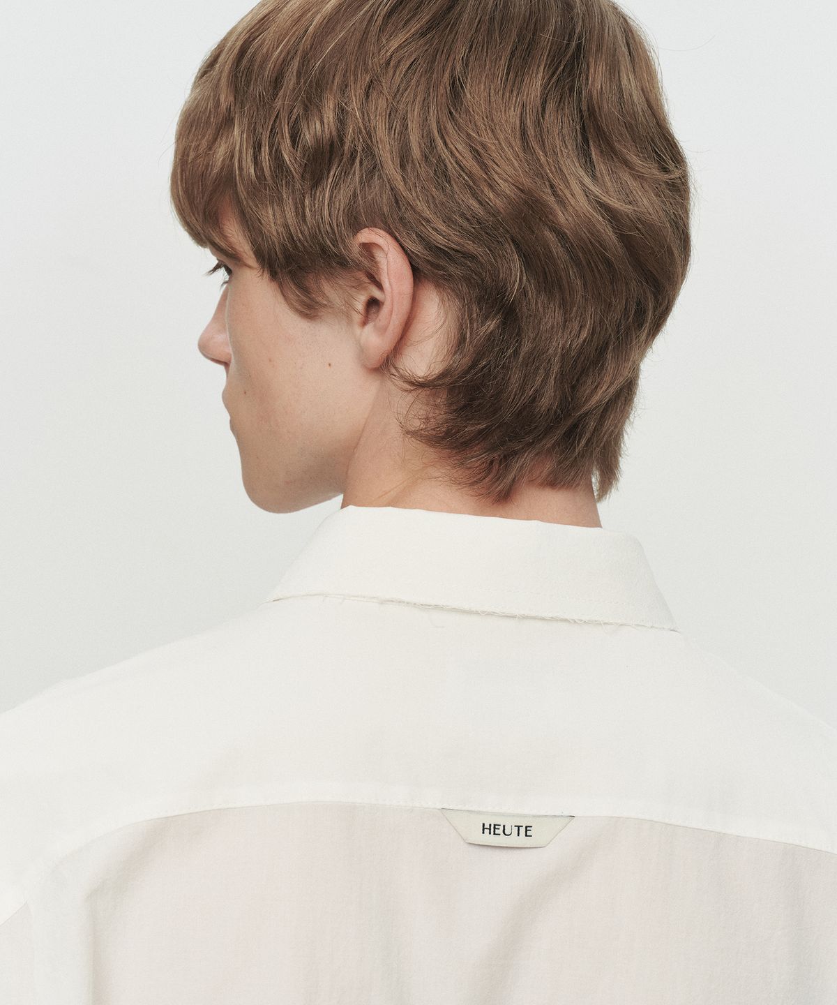 호이테(HEUTE) ARIN TEXTURED SHIRT (OFF WHITE)
