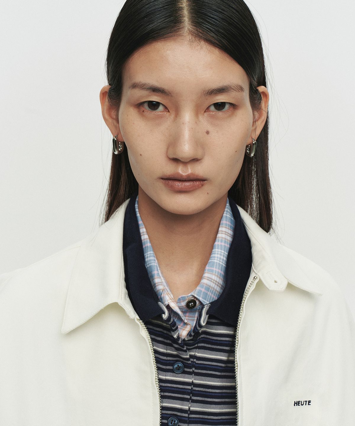 호이테(HEUTE) MARTIN STRUCTURED BOMBER JACKET (OFF WHITE)