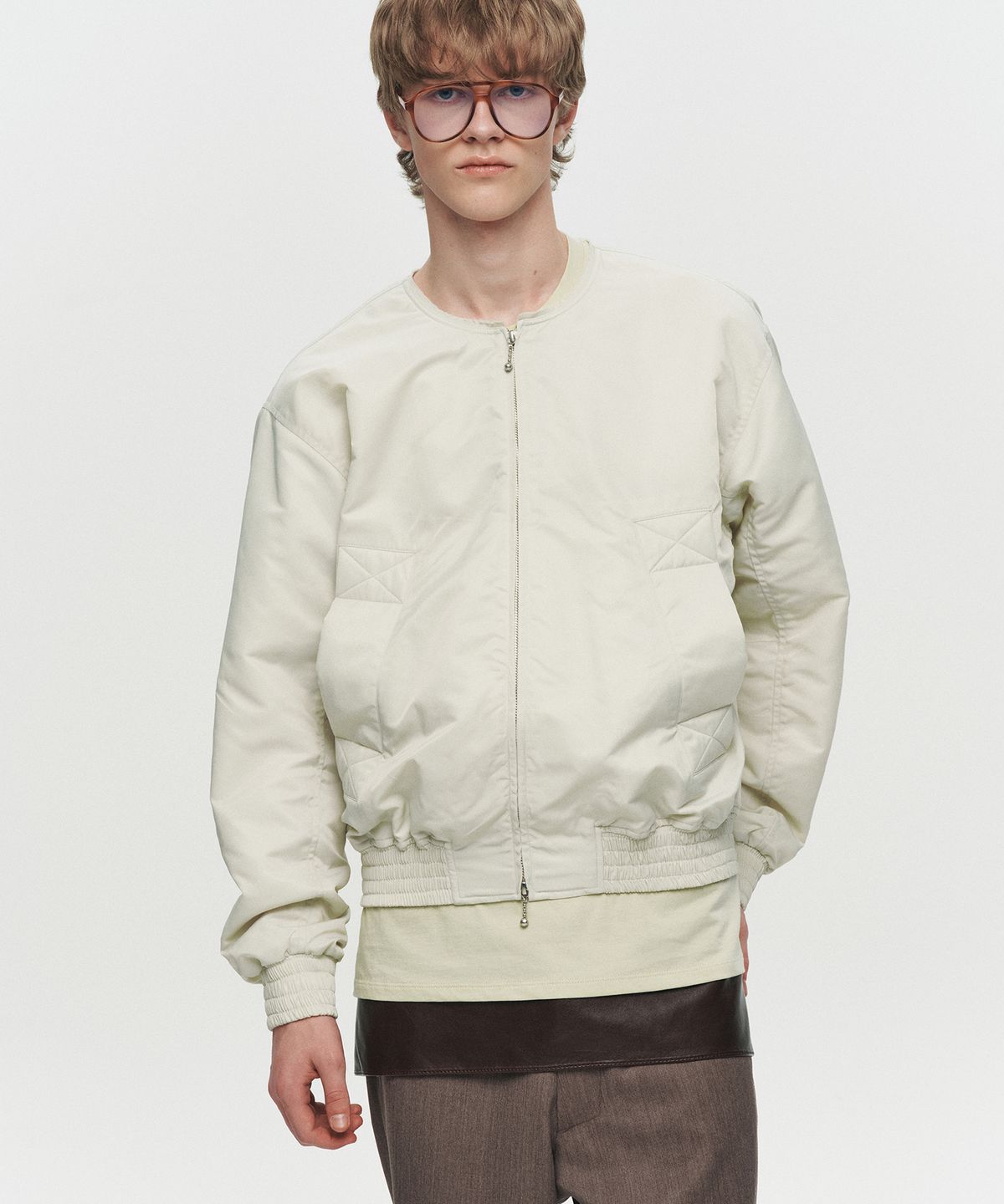 호이테(HEUTE) FRAME COLLARLESS BOMBER JACKET (IVORY)