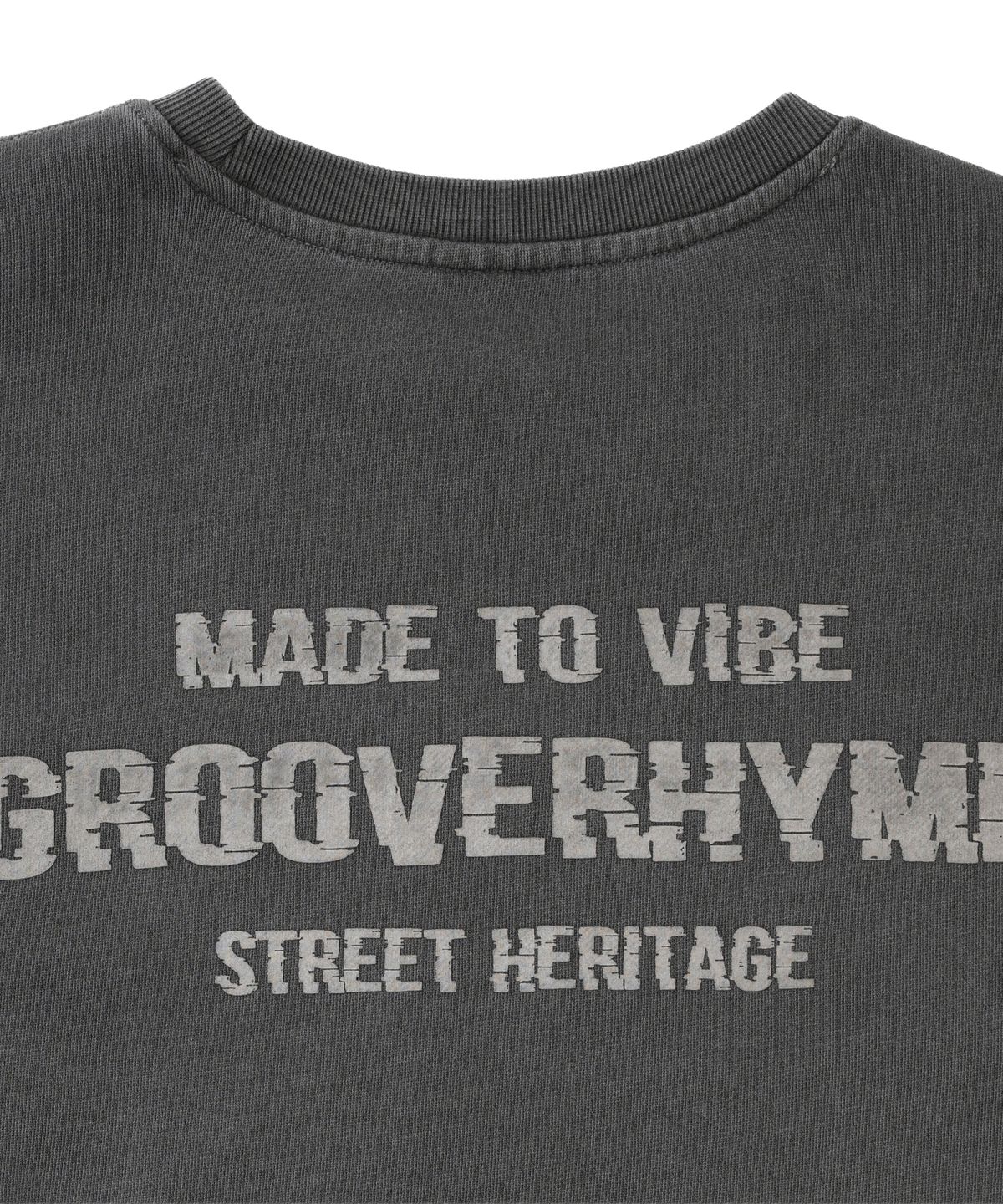 그루브라임(GROOVE RHYME) 3단쭈리 로고 레터링 피그먼트 맨투맨 (FRBRCTM711M)