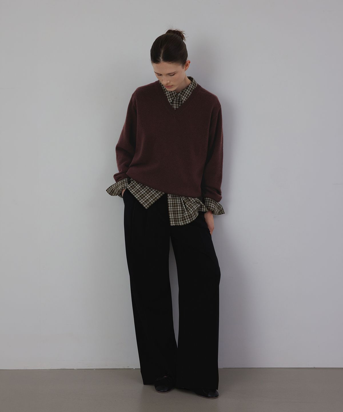 퀸스래빗(Q'SRB) Back-banding Two-tuck Semi Wide Slacks Pants