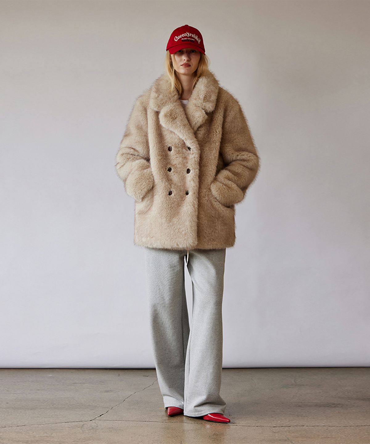 퀸스래빗(Q'SRB) Nostalgia Double-breasted Faux Fur Jacket-ASH GRAY