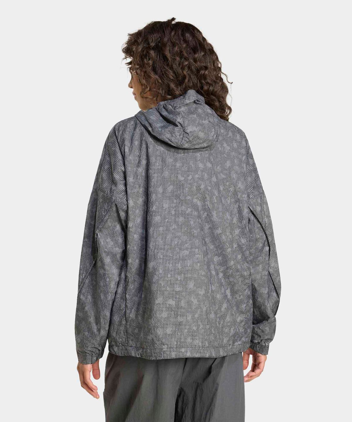 아디다스(ADIDAS) 테렉스 엑스플로릭 클라이마365 프린티드 윈드 아노락 - 그레이:카본:블랙 / KE7511