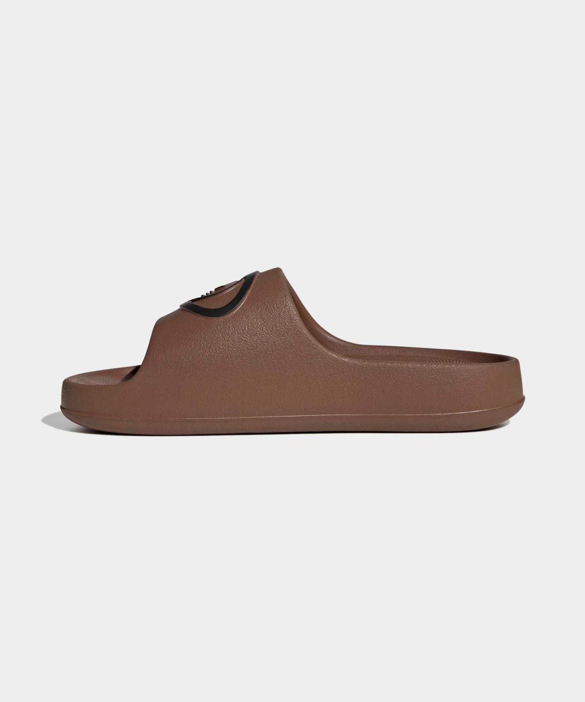 아디다스(ADIDAS) 아딜렛 00s 슬라이드 - 브라운:블랙 / KK3581