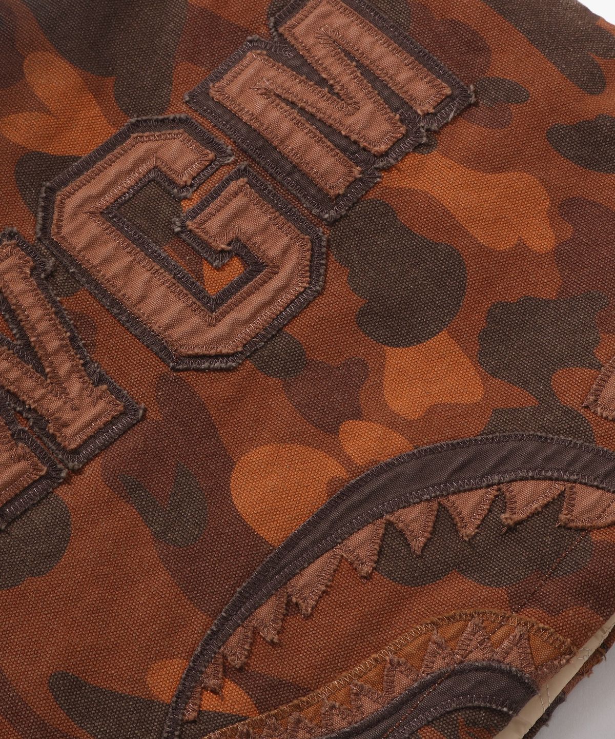 베이프(BAPE) 솔리드 퍼스트 카모 리버시블 샤크 집 헤비 자켓(M) BEIGE