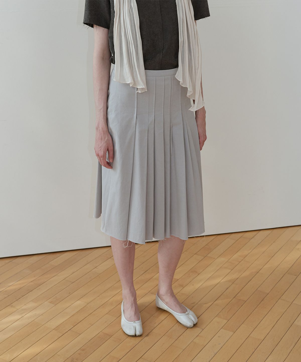 로우타이드(LOW TIDE) COTTON PLEATS SKIRT [GREY]