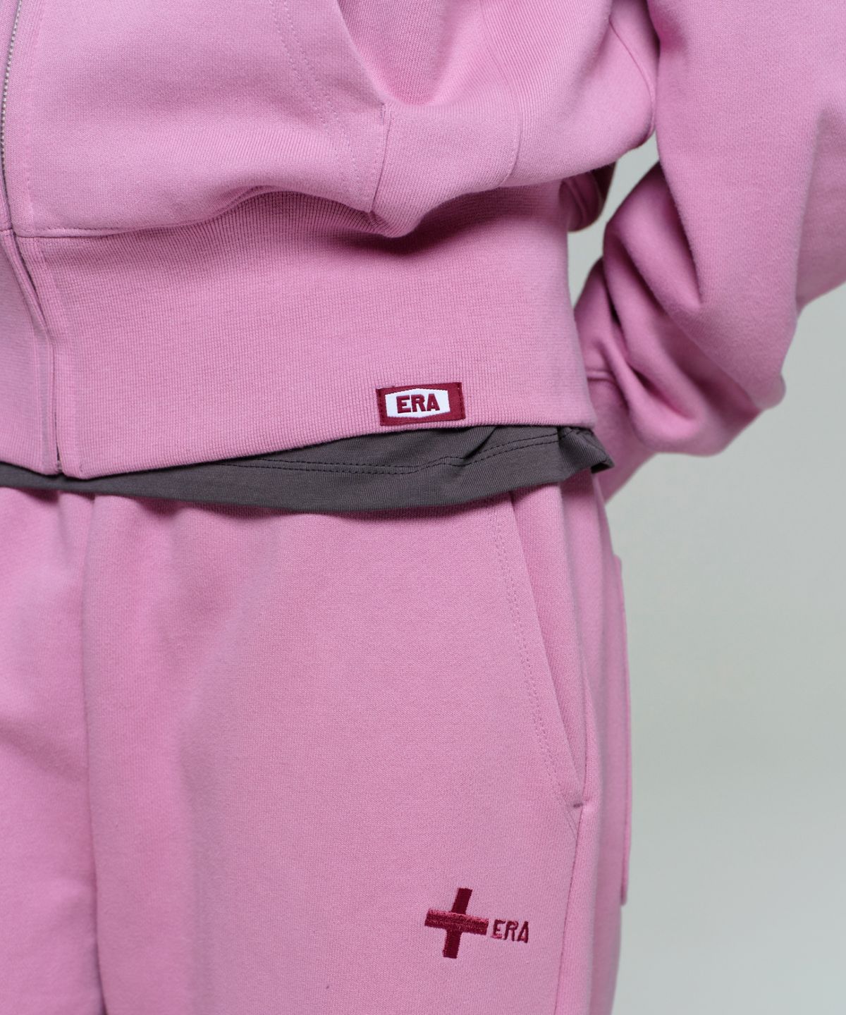 이알에이(ERA) UNISEX ERA HEAVY HOODED ZIP-UP - RED BEAN