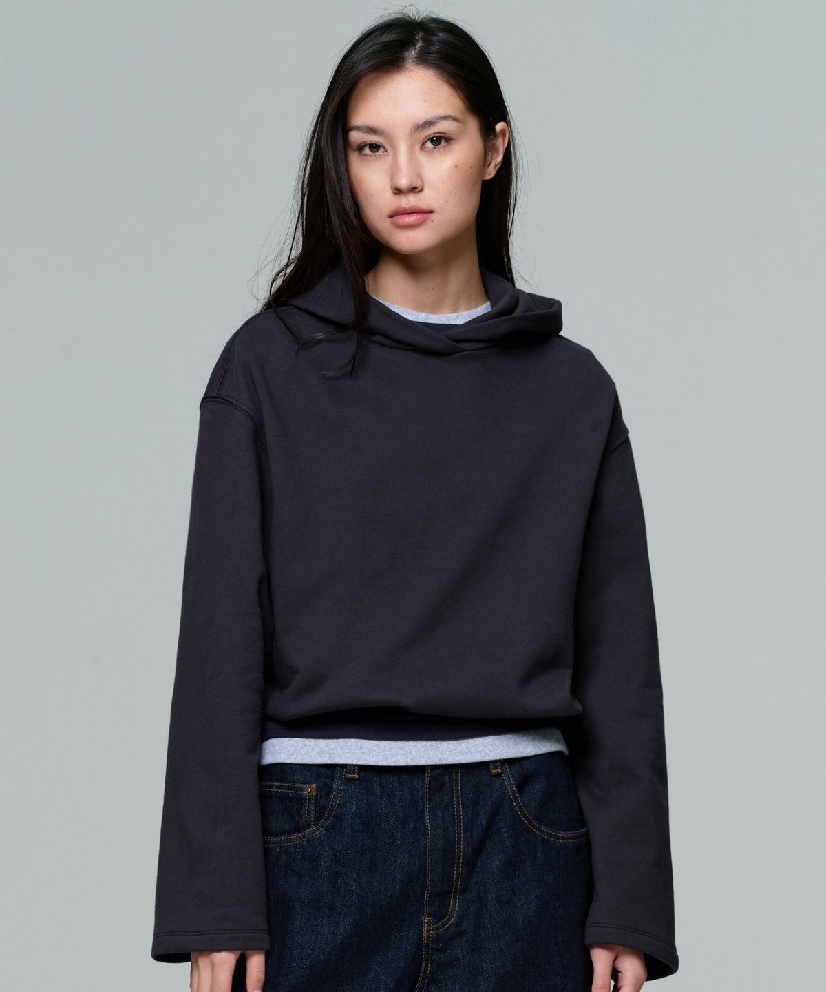 이알에이(ERA) UNISEX CROPPED STRING HOODIE - FADED BLACK