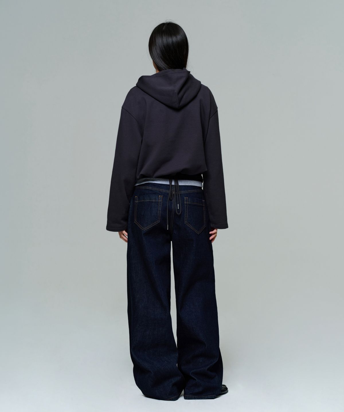 이알에이(ERA) UNISEX CROPPED STRING HOODIE - FADED BLACK