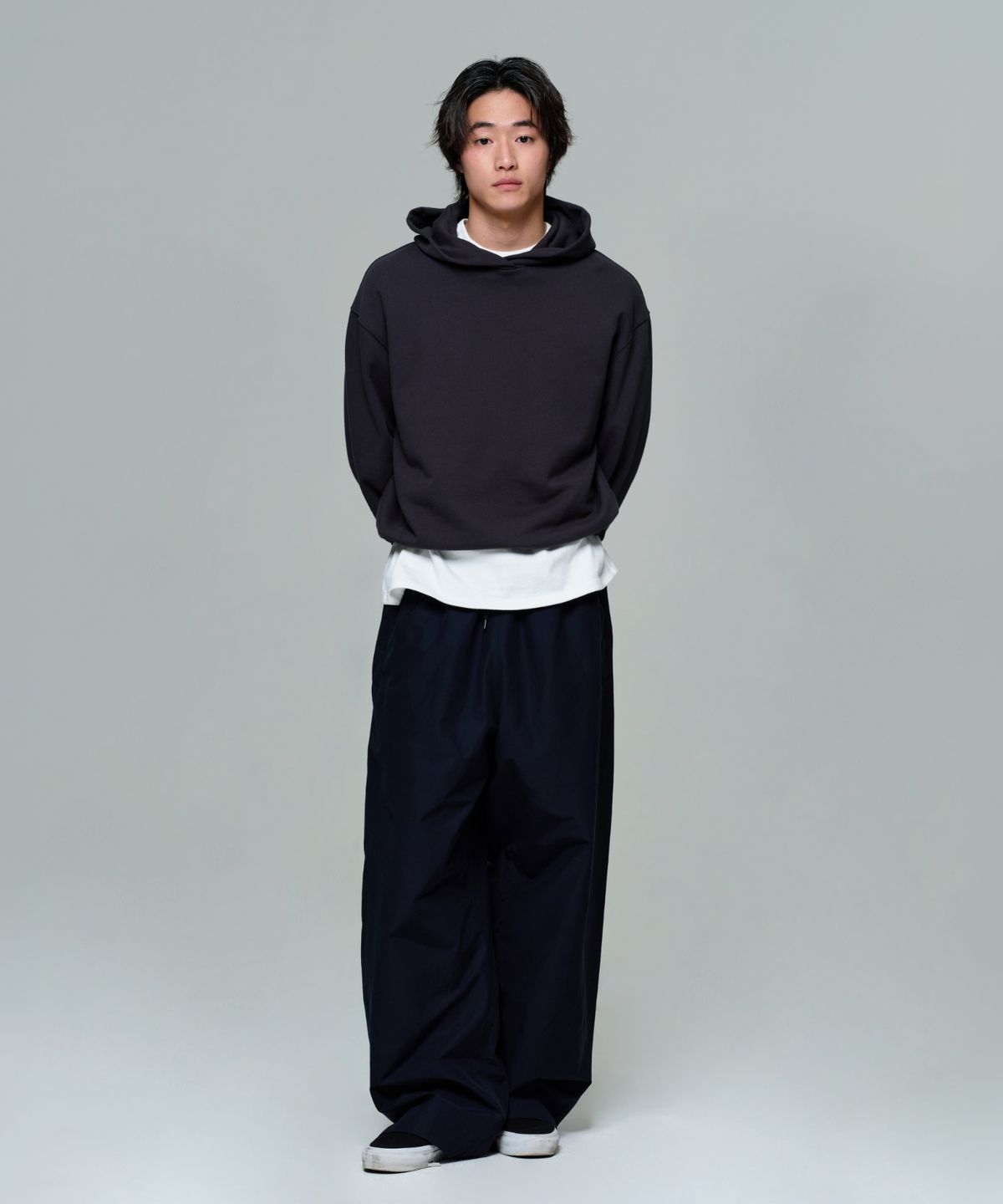 이알에이(ERA) UNISEX CROPPED STRING HOODIE - FADED BLACK