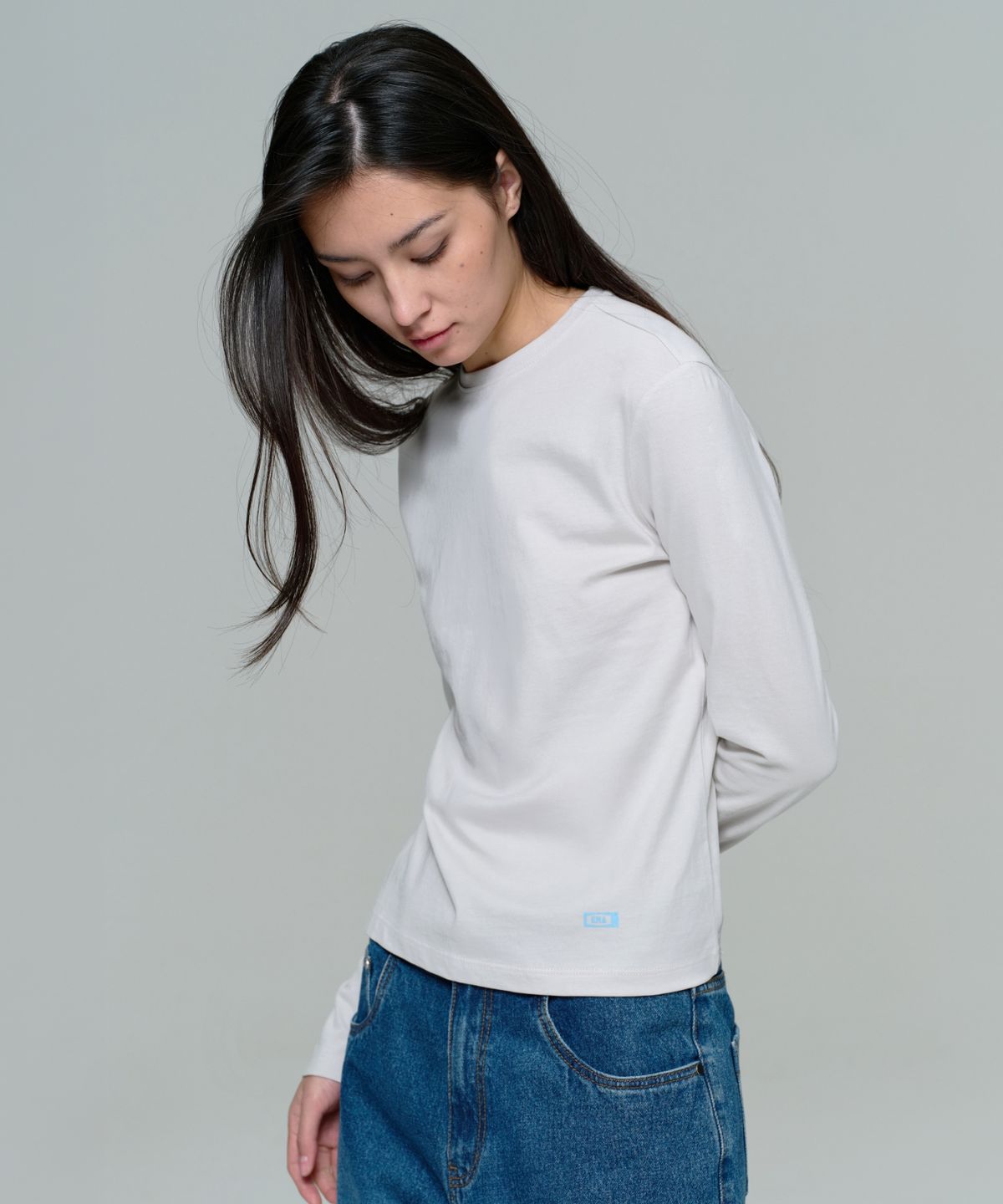 이알에이(ERA) WOMEN ERA ESSENTIAL LS T - LIGHT GRAY