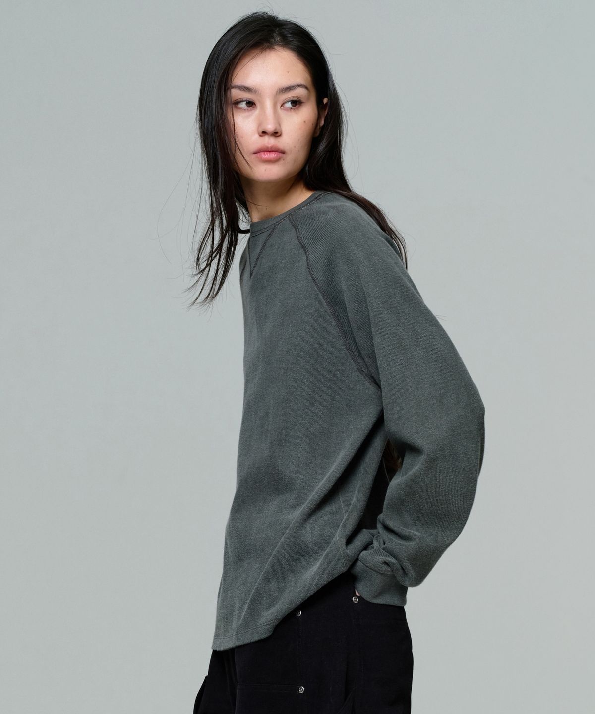 이알에이(ERA) UNISEX GARMENT DYED RAGLAN LS T - GRAY