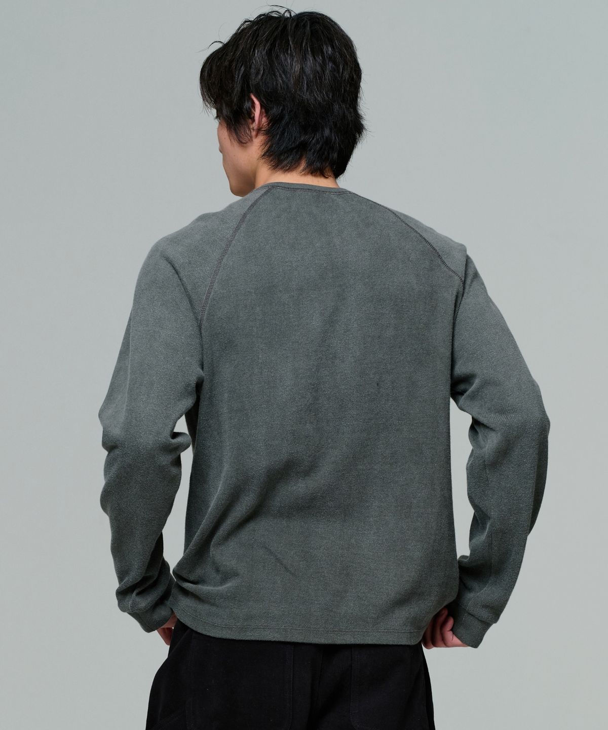 이알에이(ERA) UNISEX GARMENT DYED RAGLAN LS T - GRAY