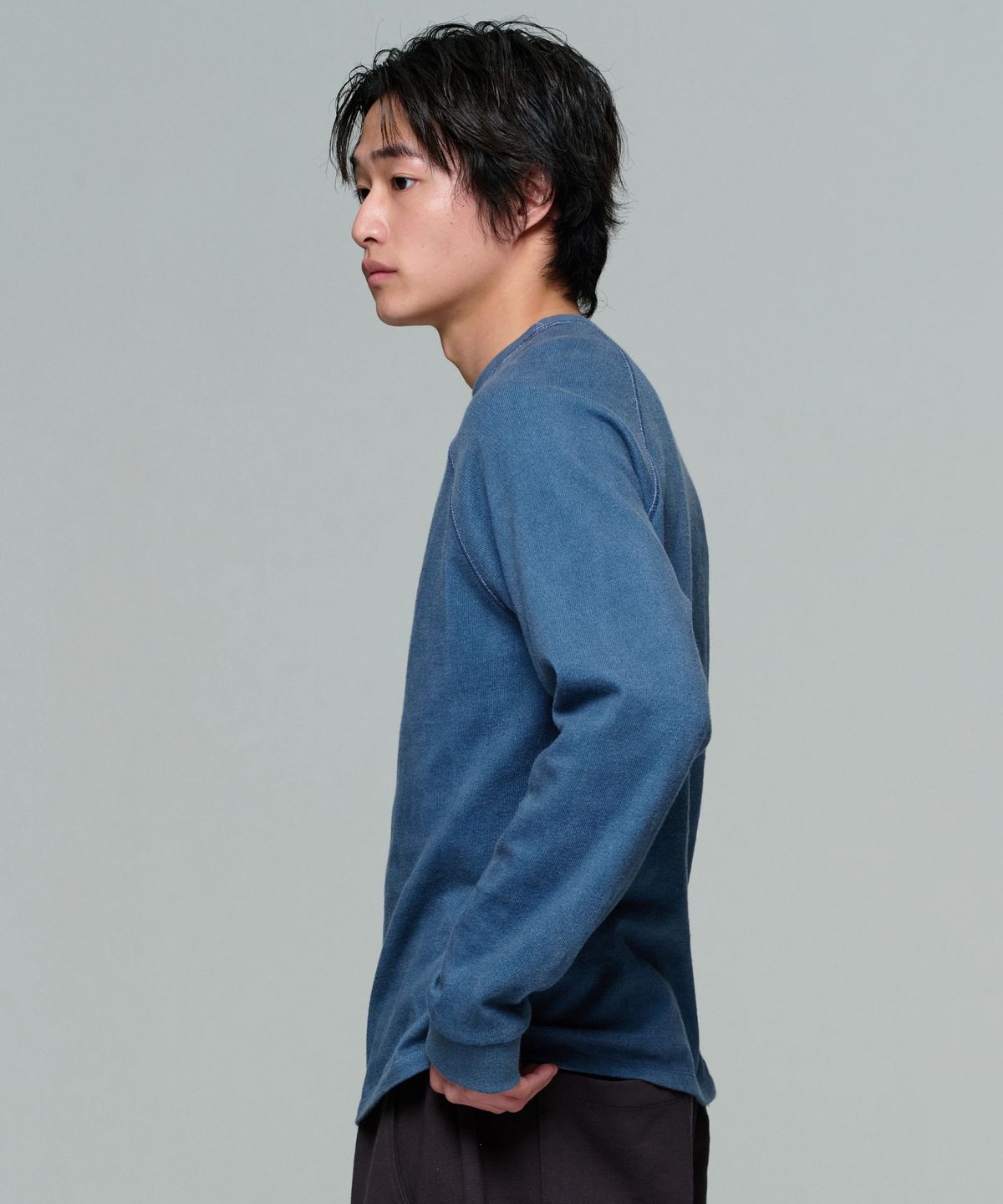이알에이(ERA) UNISEX GARMENT DYED RAGLAN LS T - FADED BLUE