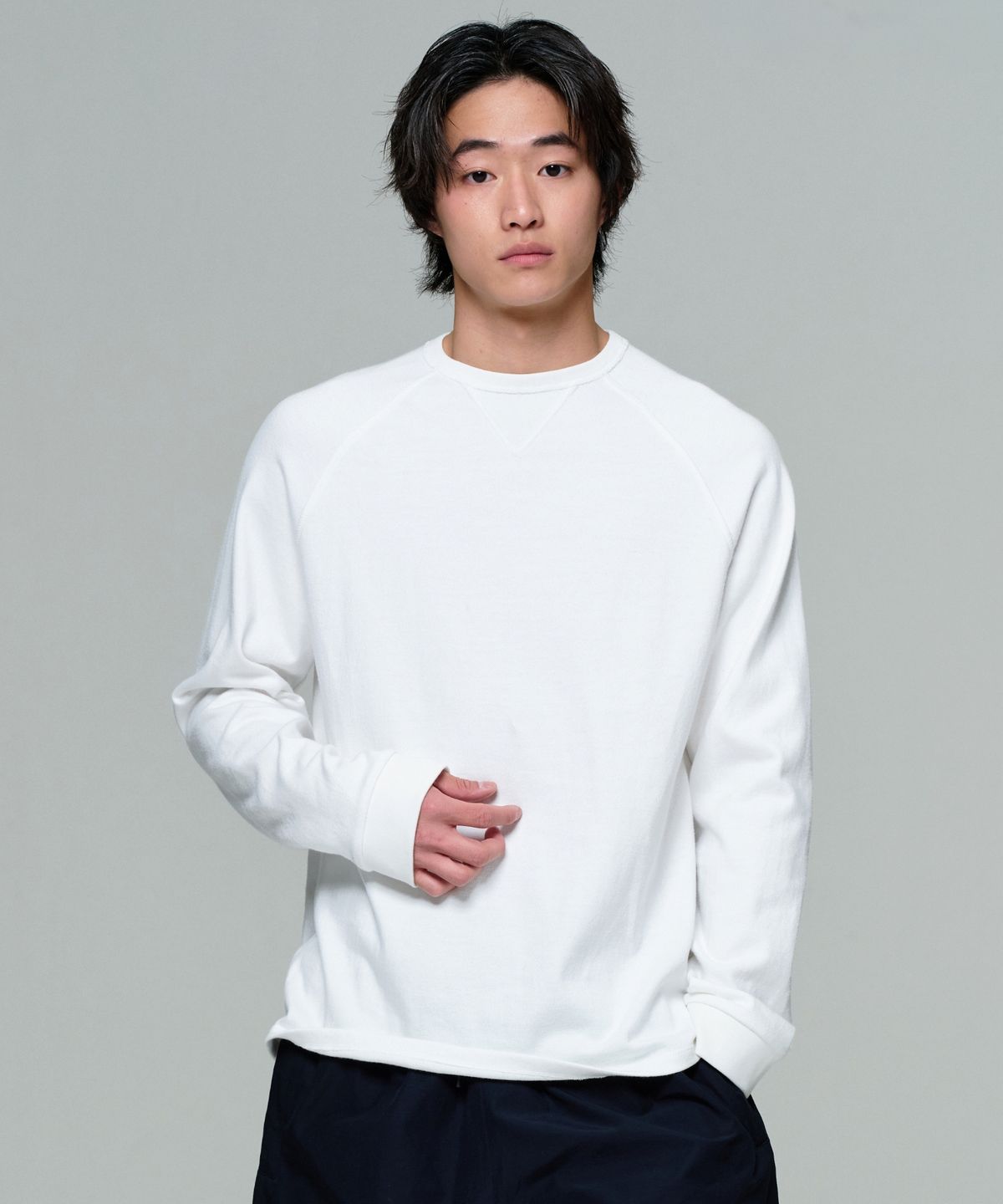 이알에이(ERA) UNISEX GARMENT DYED RAGLAN LS T - WHITE