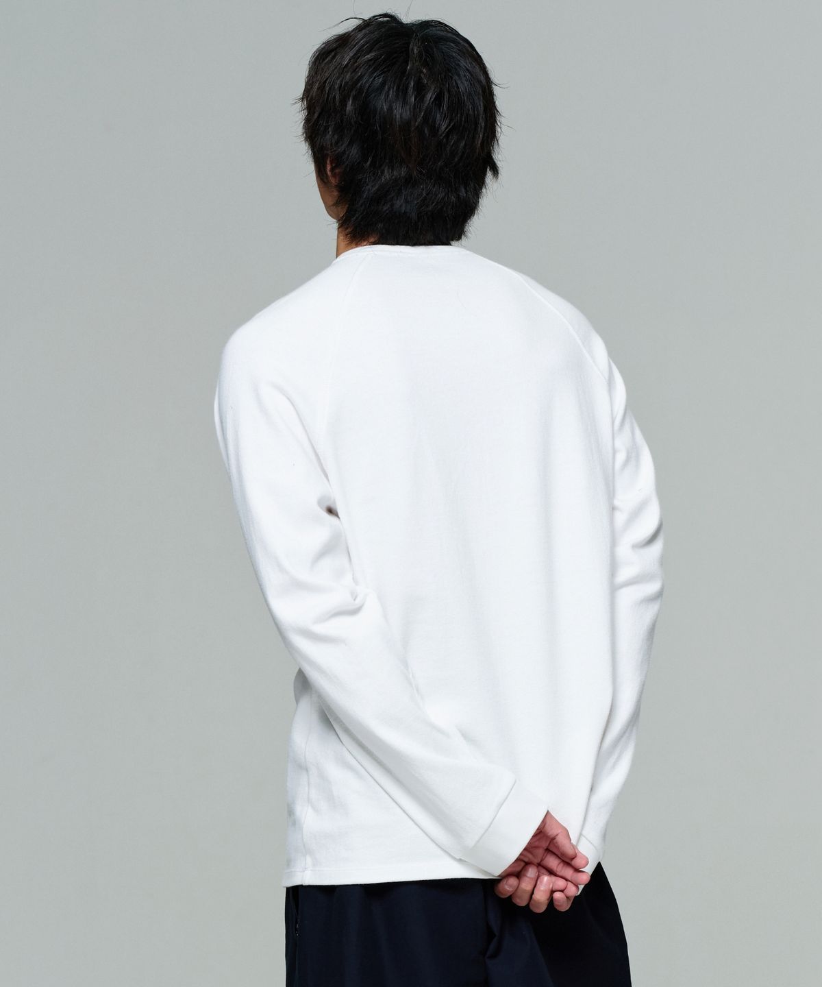 이알에이(ERA) UNISEX GARMENT DYED RAGLAN LS T - WHITE
