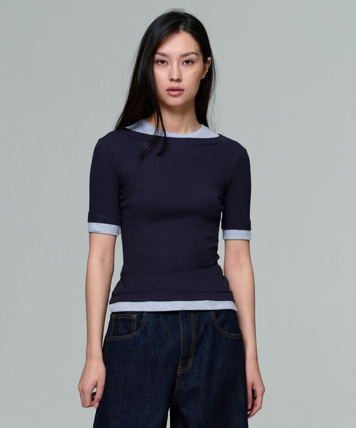 이알에이(ERA) WOMEN BOAT NECK DOUBLE LAYER SLIM RIB T - INK GRAY