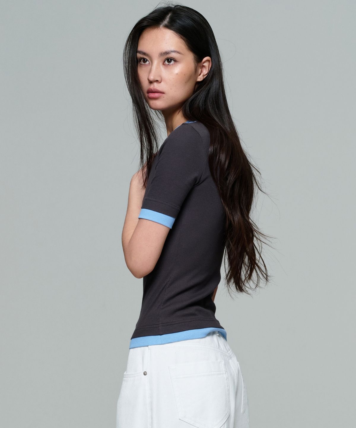 이알에이(ERA) WOMEN BOAT NECK DOUBLE LAYER SLIM RIB T - ASH BLUE
