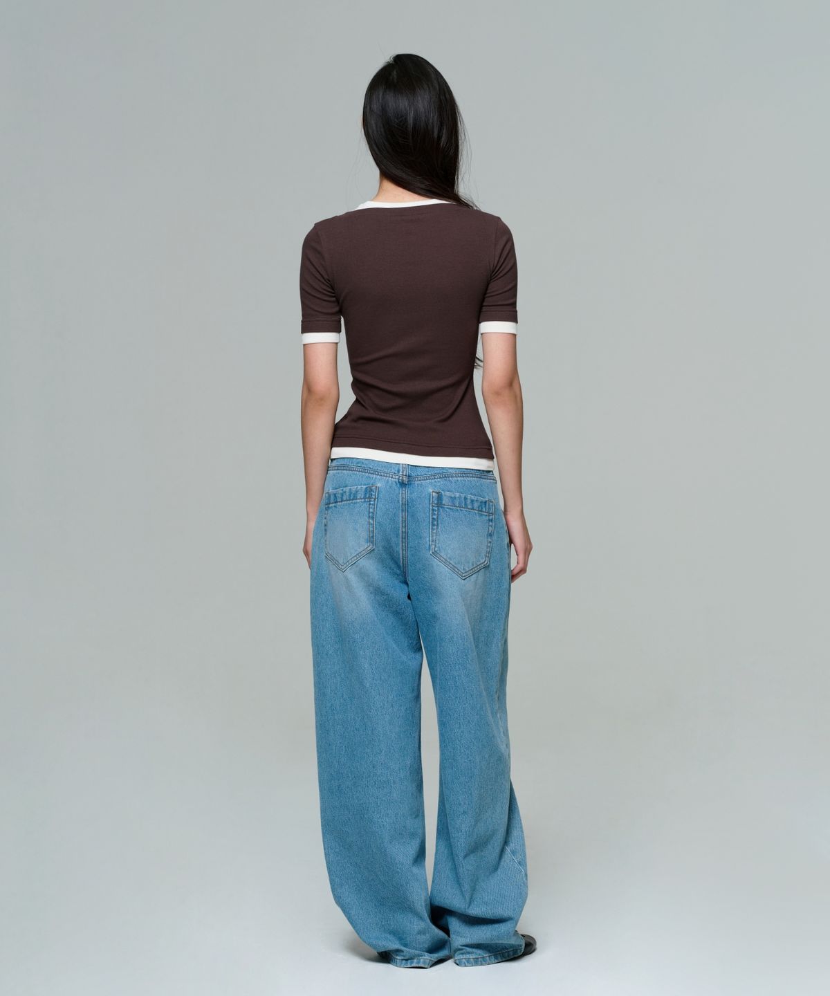 이알에이(ERA) WOMEN BOAT NECK DOUBLE LAYER SLIM RIB T - TOASTED CREAM