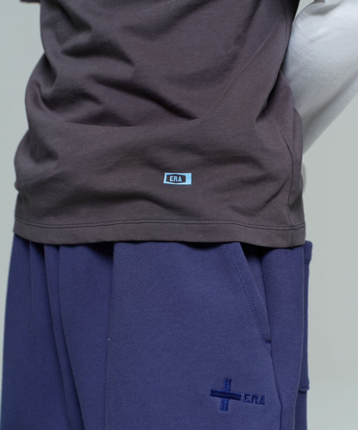 이알에이(ERA) MEN ERA ESSENTIAL T - WASHED D.GRAY