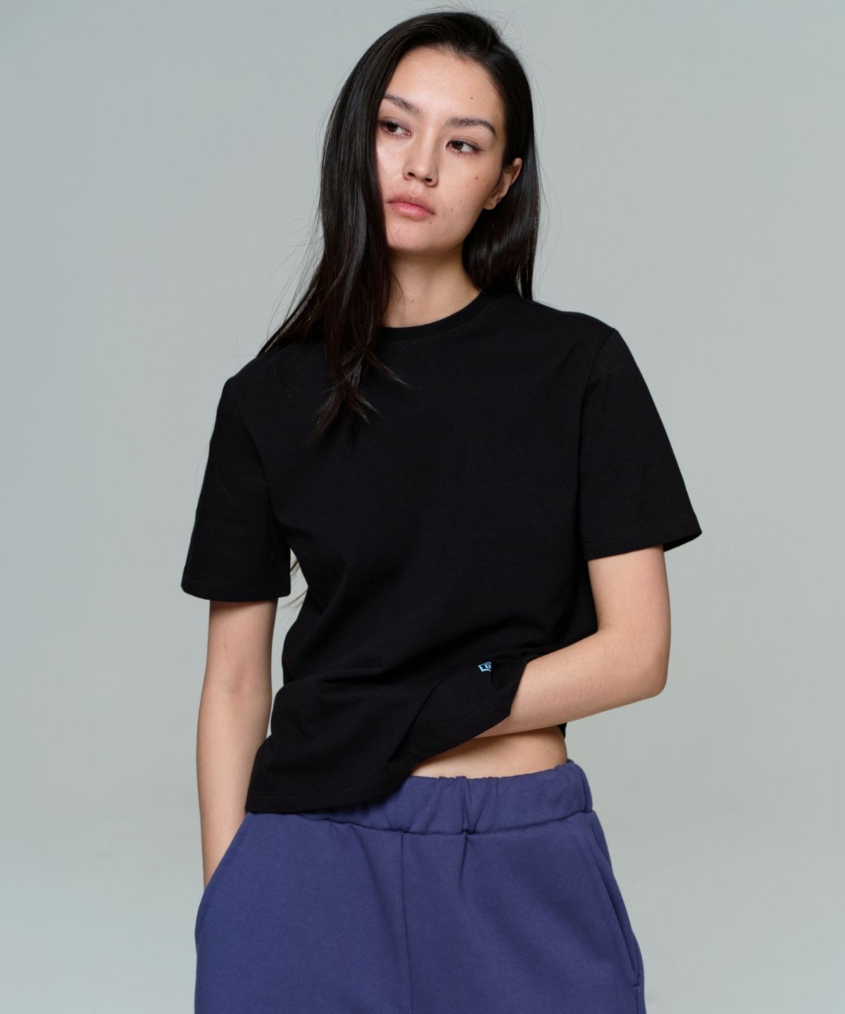이알에이(ERA) WOMEN ERA ESSENTIAL T - BLACK