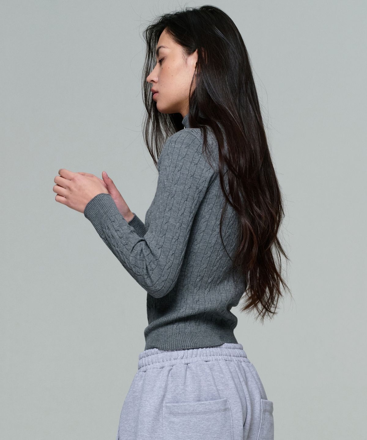 이알에이(ERA) WOMEN FITTED CABLE ZIP KNIT - GRAY