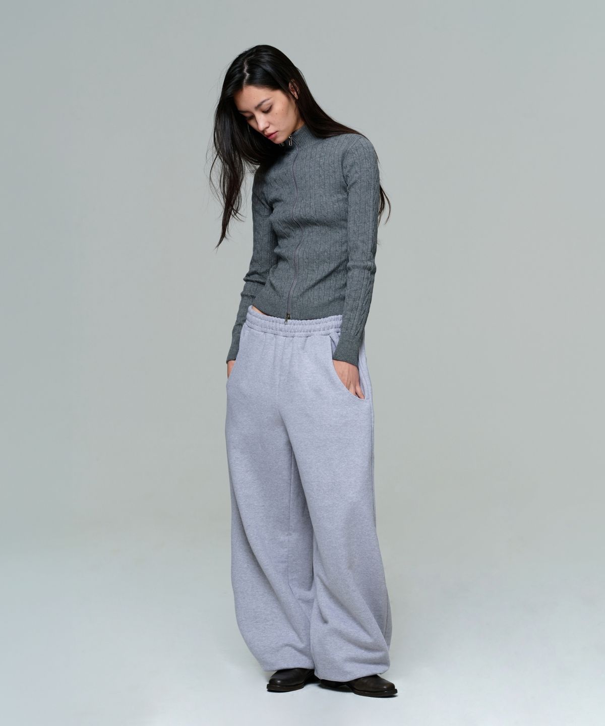 이알에이(ERA) WOMEN FITTED CABLE ZIP KNIT - GRAY