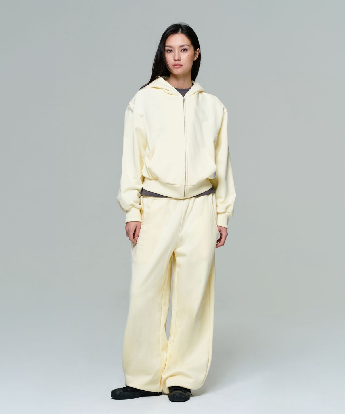 이알에이(ERA) UNISEX ERA WIDE JOGGER SWEATPANTS - LEMON CREAM