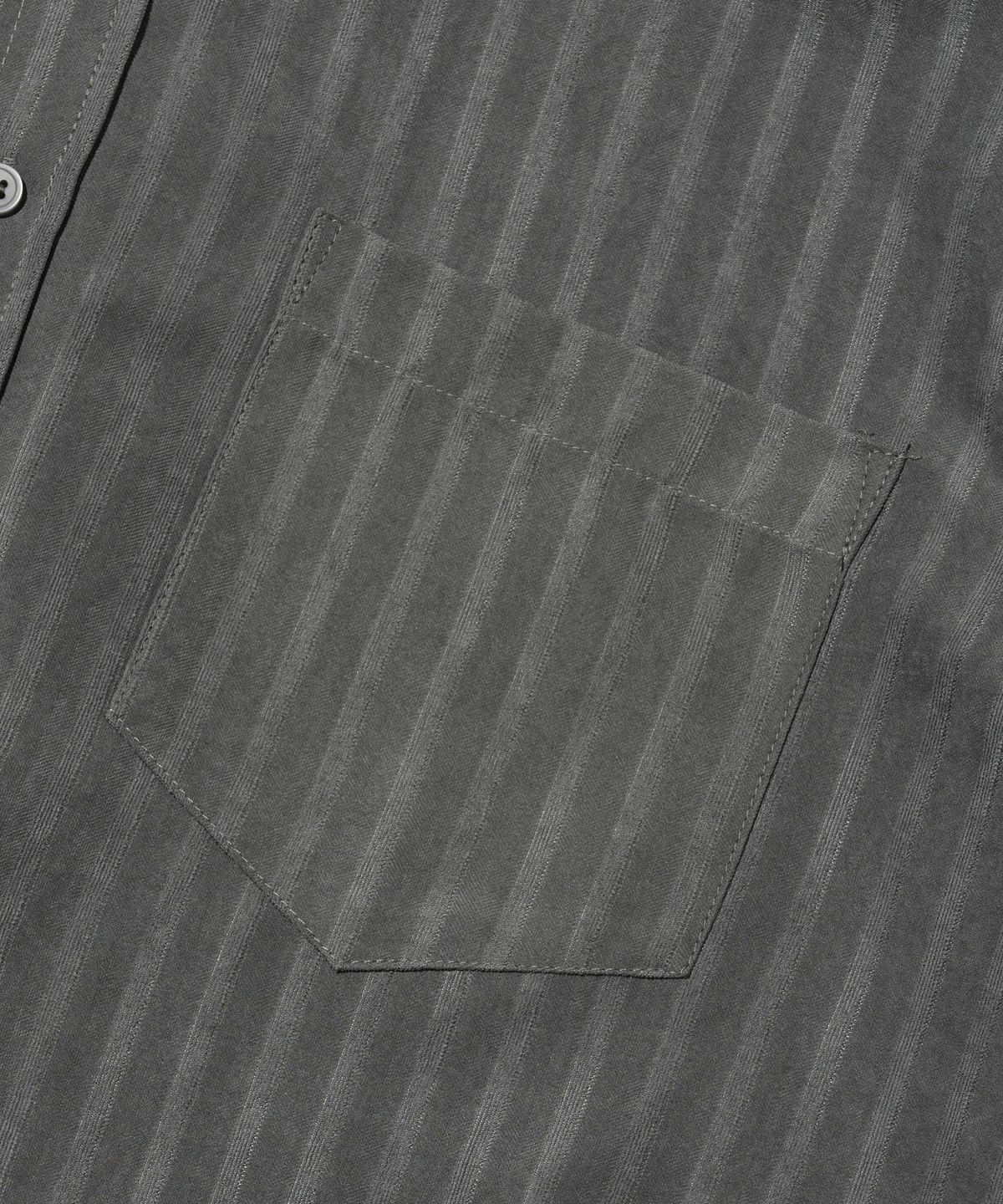 아더피츠(OTHERFITS) 스트라이프 피치 스킨 긴팔 셔츠 (차콜)
