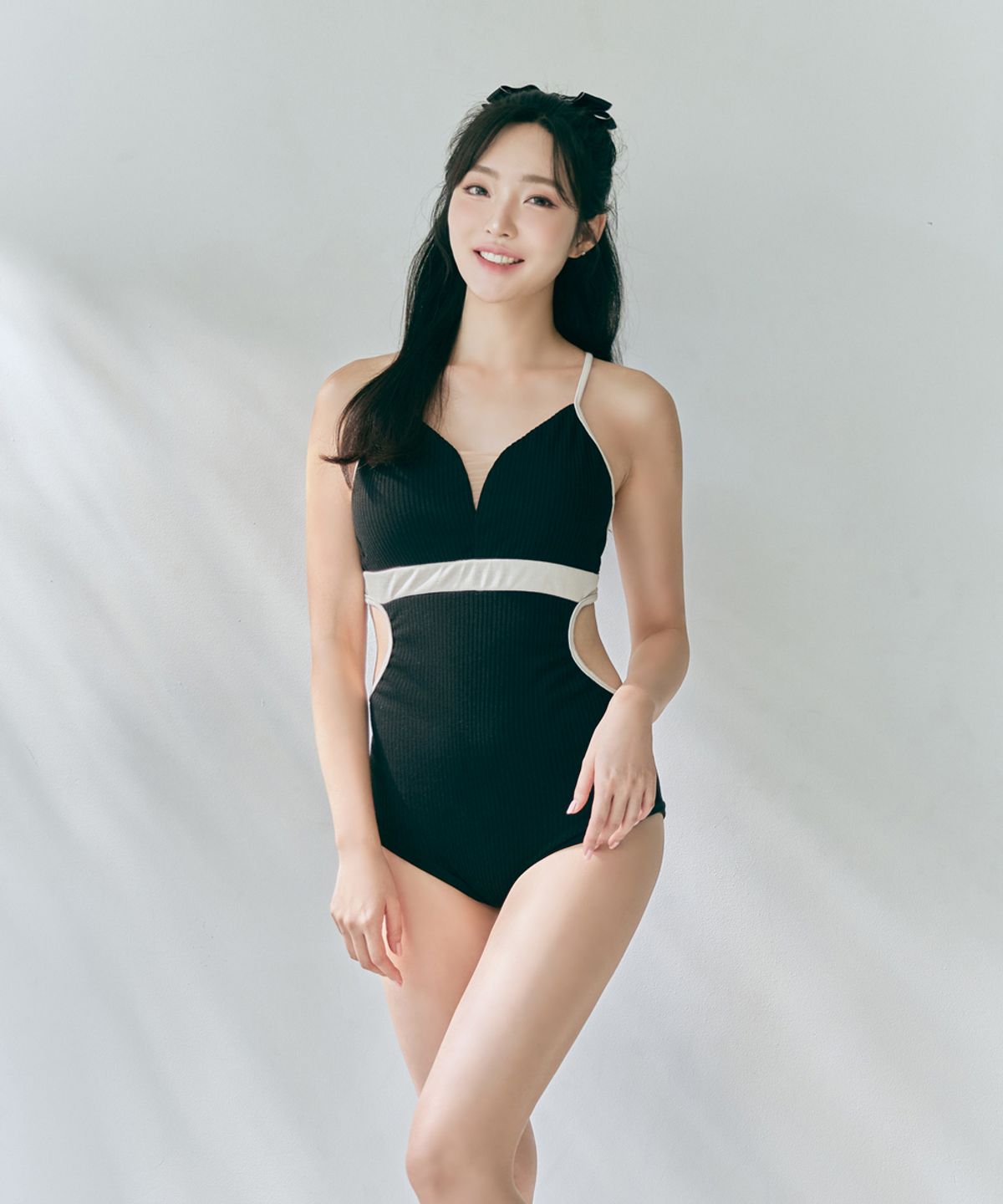 포리즈(PORRIZ) [메리골드_오트밀블랙] 배색 컷아웃 골지 모노키니