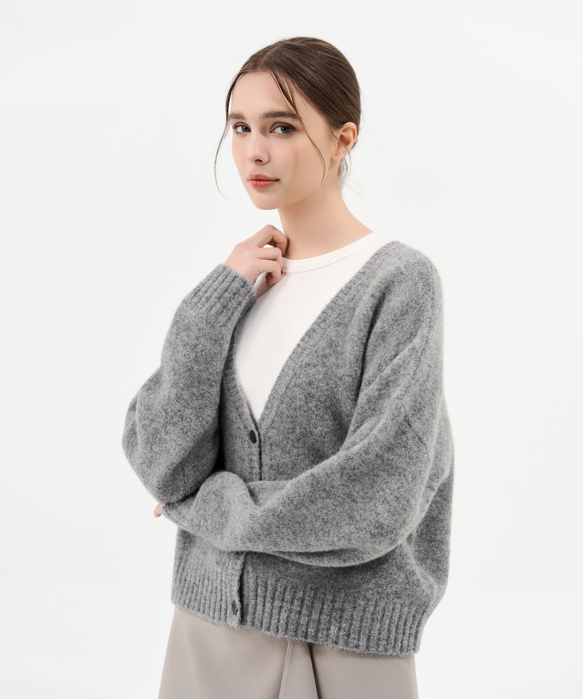 라넌큘러스(RANUNCULUS) 수리 알파카 니트 가디건_GREY