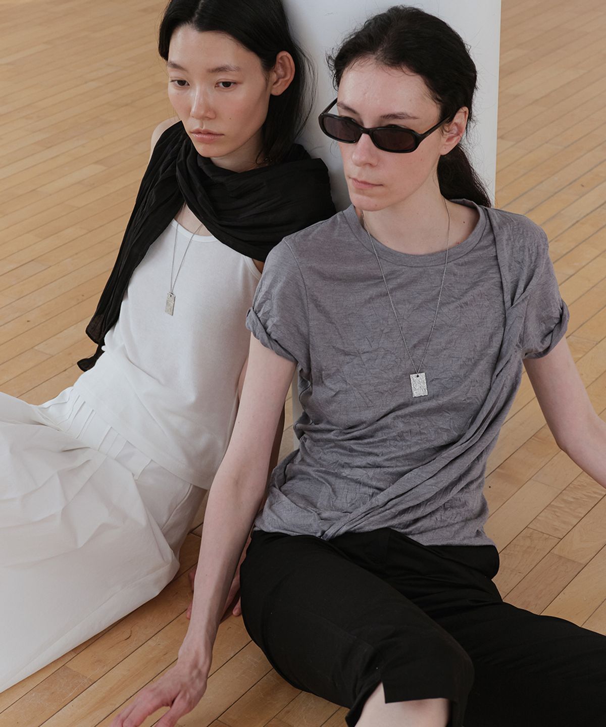 로우타이드(LOW TIDE) CREASE DRAPE T-SHIRT [GREY]