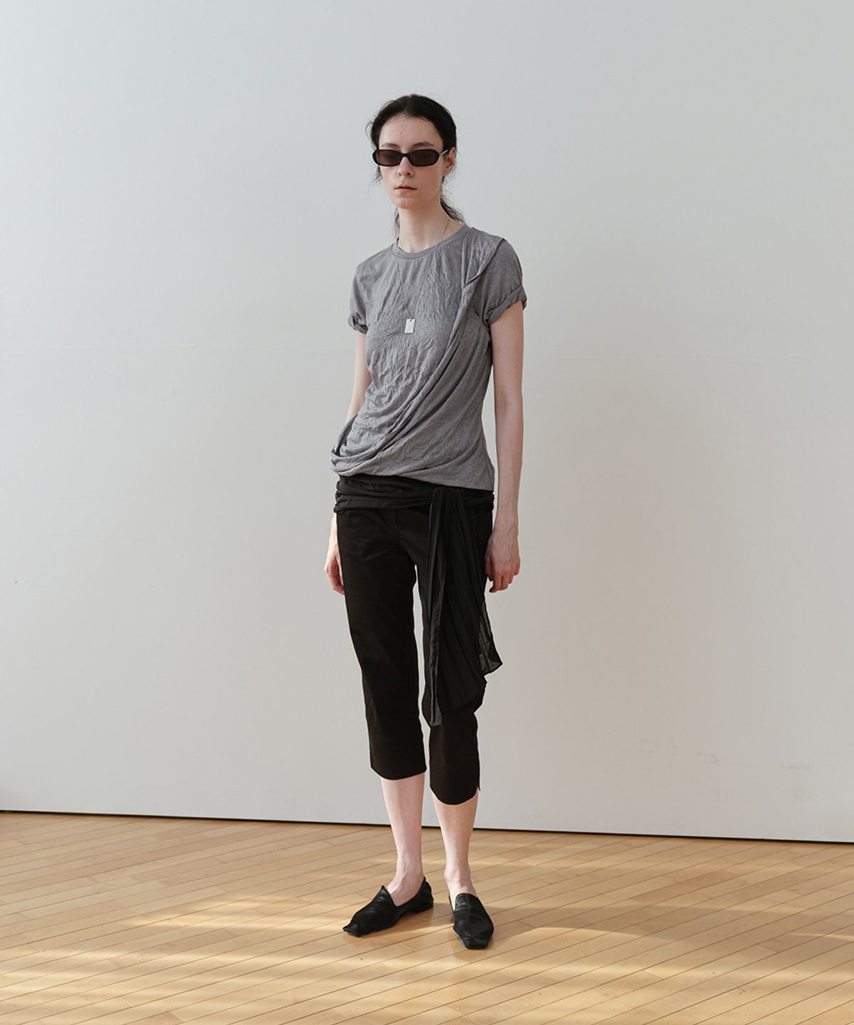 로우타이드(LOW TIDE) CREASE DRAPE T-SHIRT [GREY]