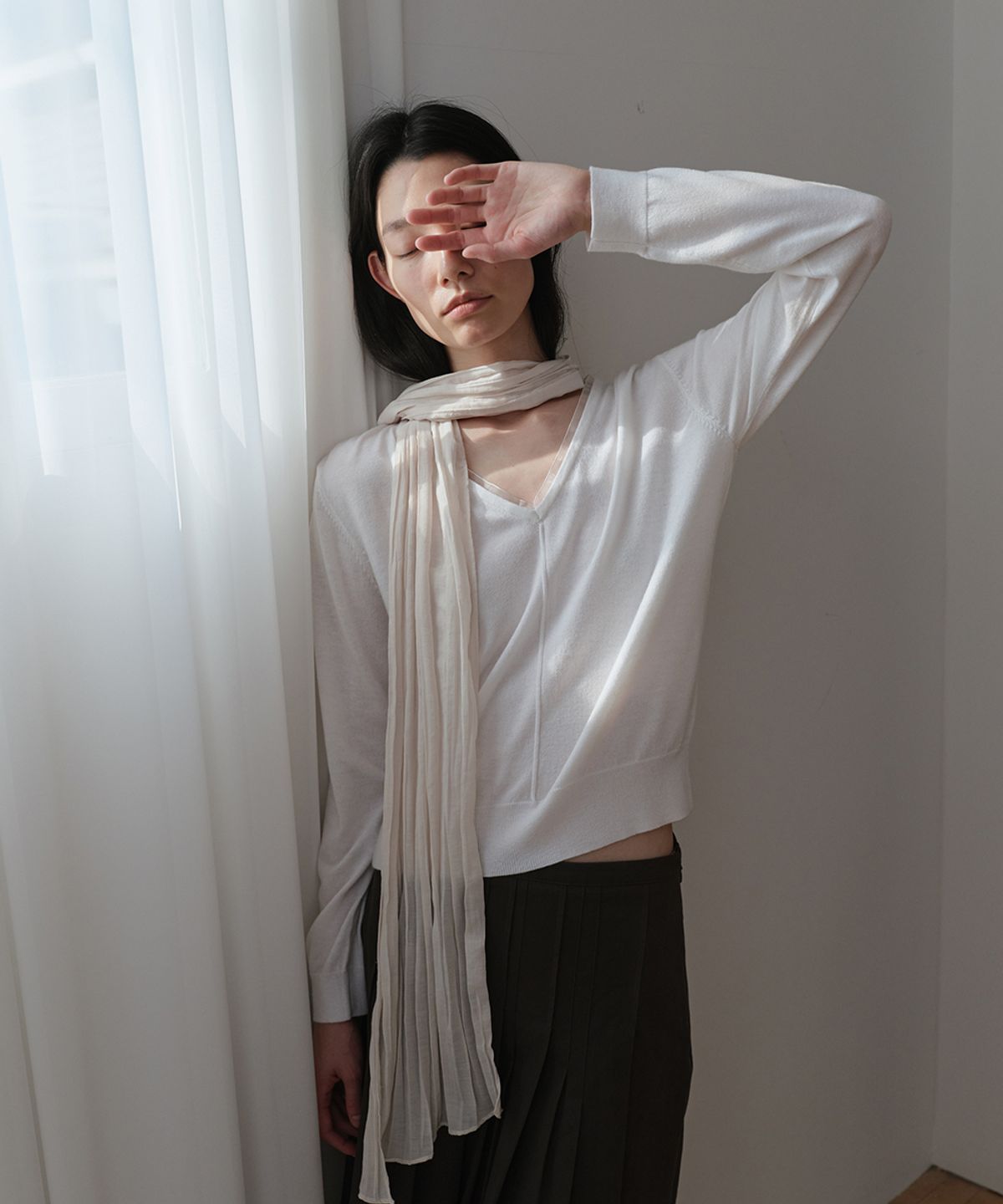로우타이드(LOW TIDE) SHEER NECK LINE KNIT [IVORY]