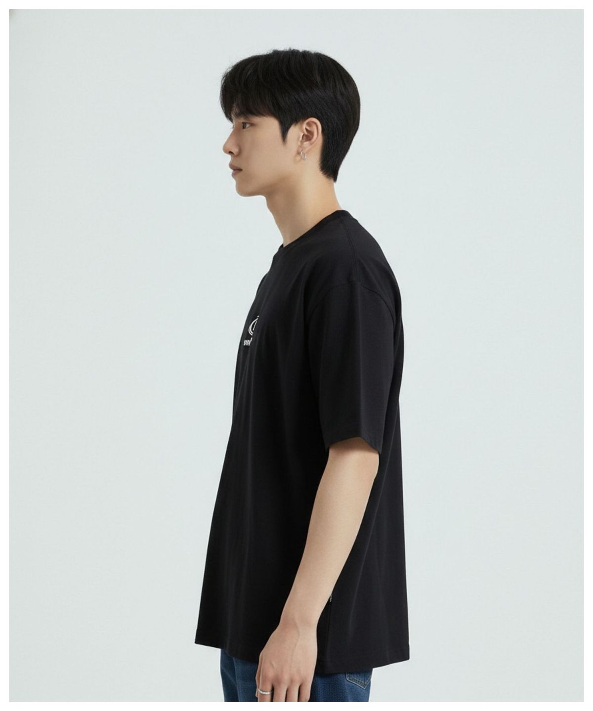 더블제이디(DOUBLE JD) D 실리콘 로고 반팔 티셔츠