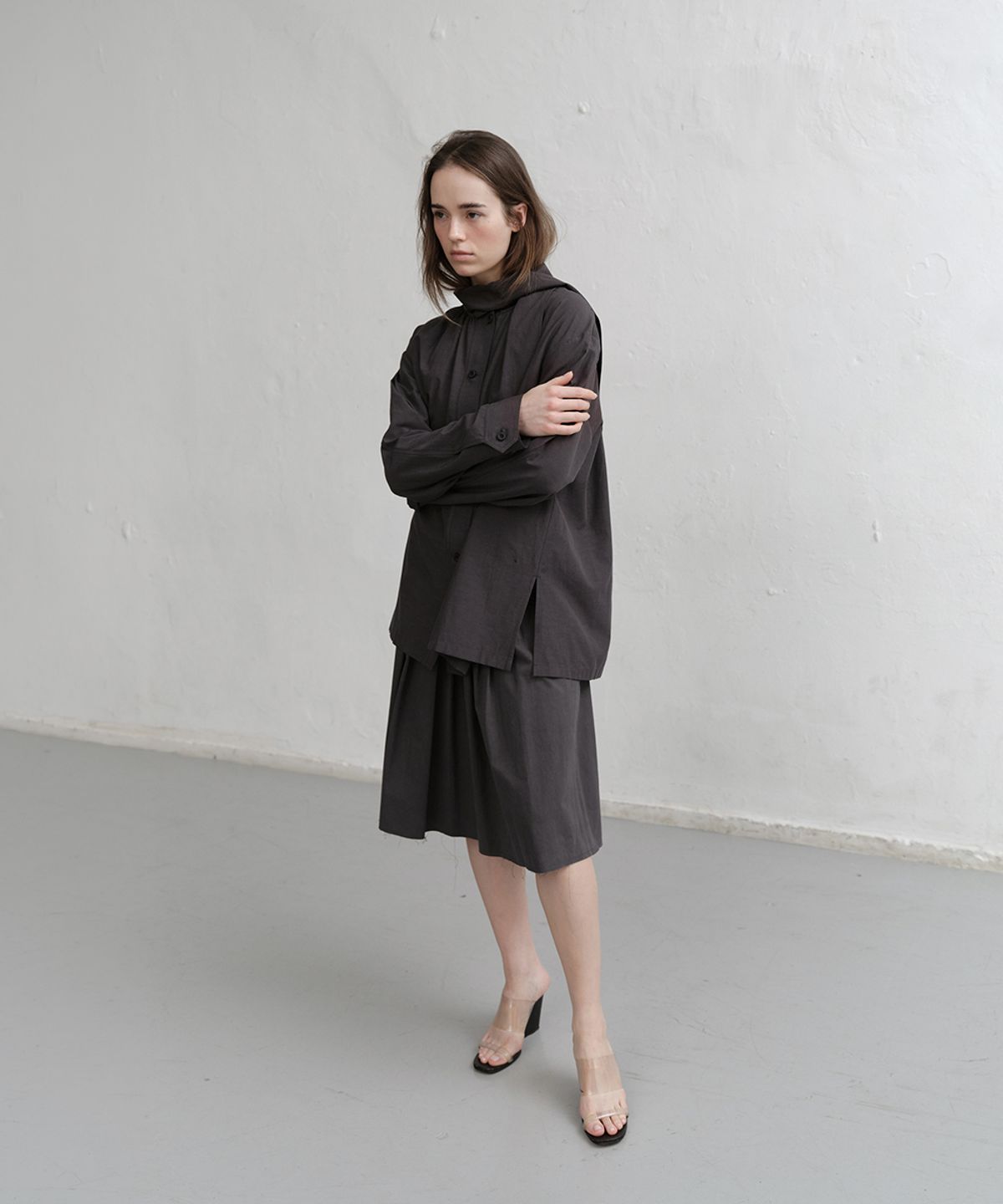 로우타이드(LOW TIDE) SCARF SHIRT JACKET [CHARCOAL]