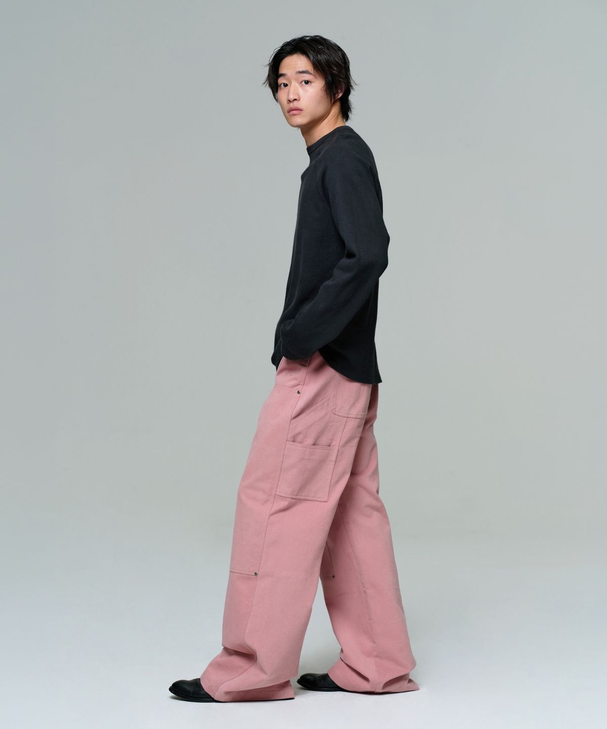 이알에이(ERA) MEN WIDE CARPENTER PANTS - DUSTY PINK