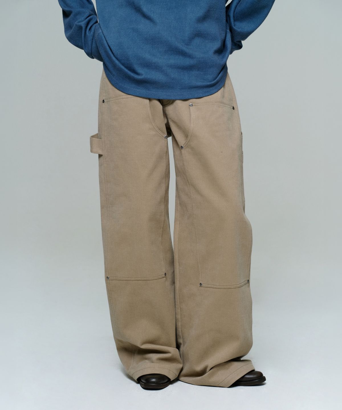 이알에이(ERA) WOMEN WIDE CARPENTER PANTS - KHAKI BEIGE