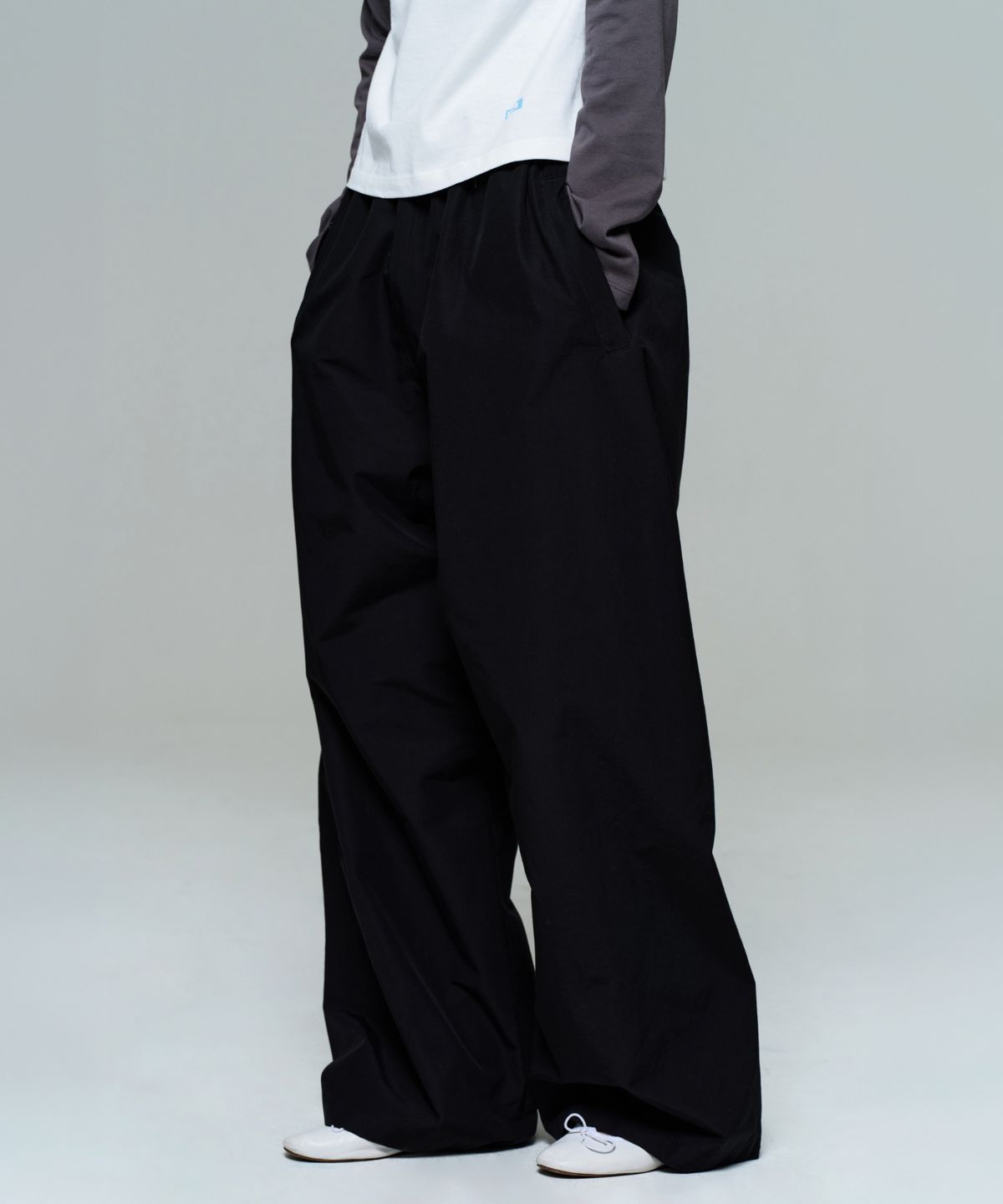 이알에이(ERA) WOMEN WIDE TRACK PANTS - BLACK