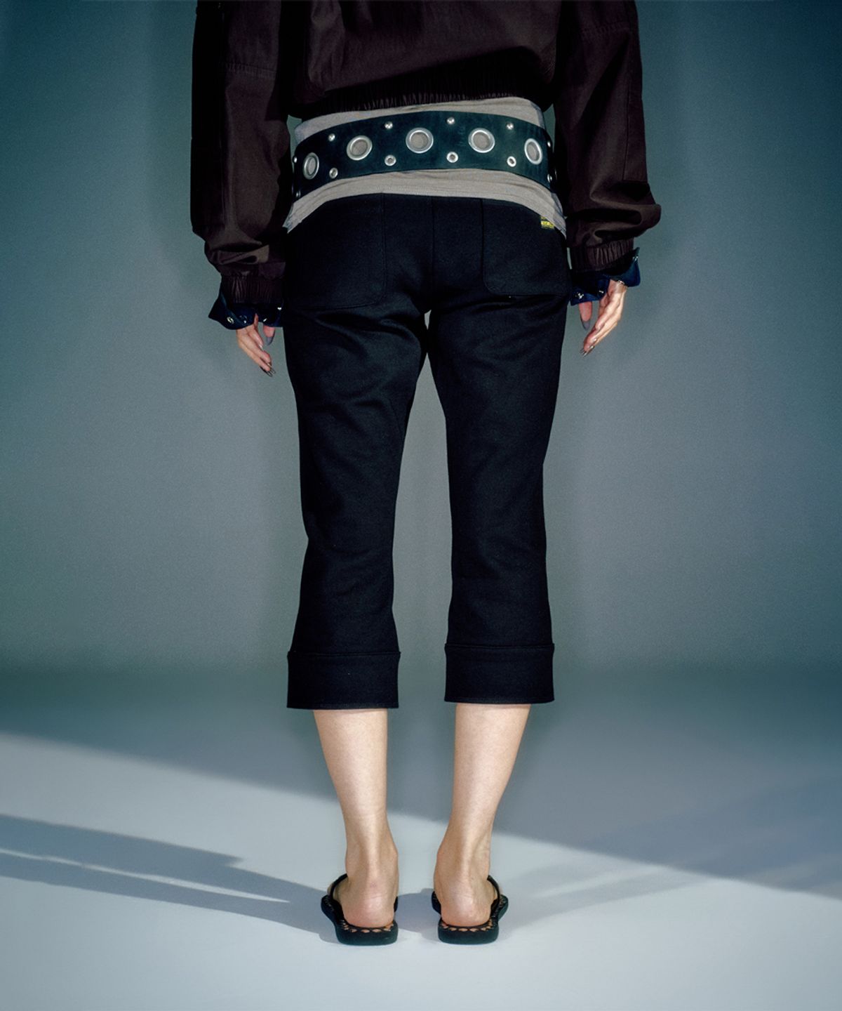베이컨트 아카이브(VACANT ARCHIVE) WORKSHOP CAPRI SLIM JERSEY PANTS BLACK