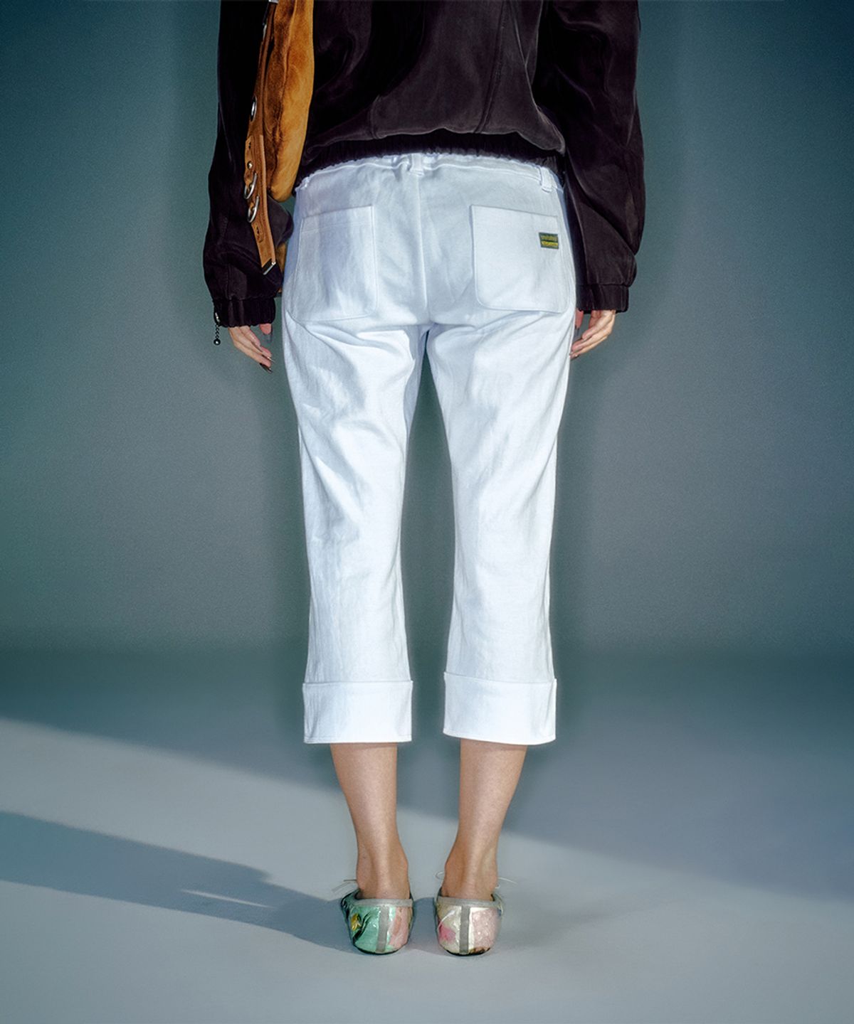 베이컨트 아카이브(VACANT ARCHIVE) WORKSHOP CAPRI SLIM JERSEY PANTS WHITE