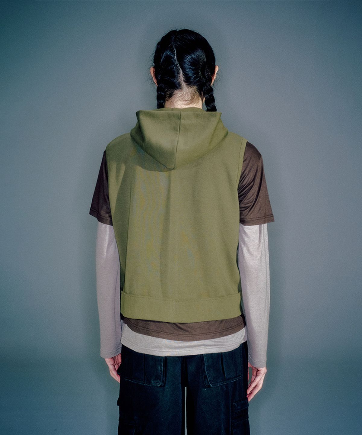 베이컨트 아카이브(VACANT ARCHIVE) (MEN) WORKSHOP SLEEVELESS HOODIE ZIP-UP KHAKI
