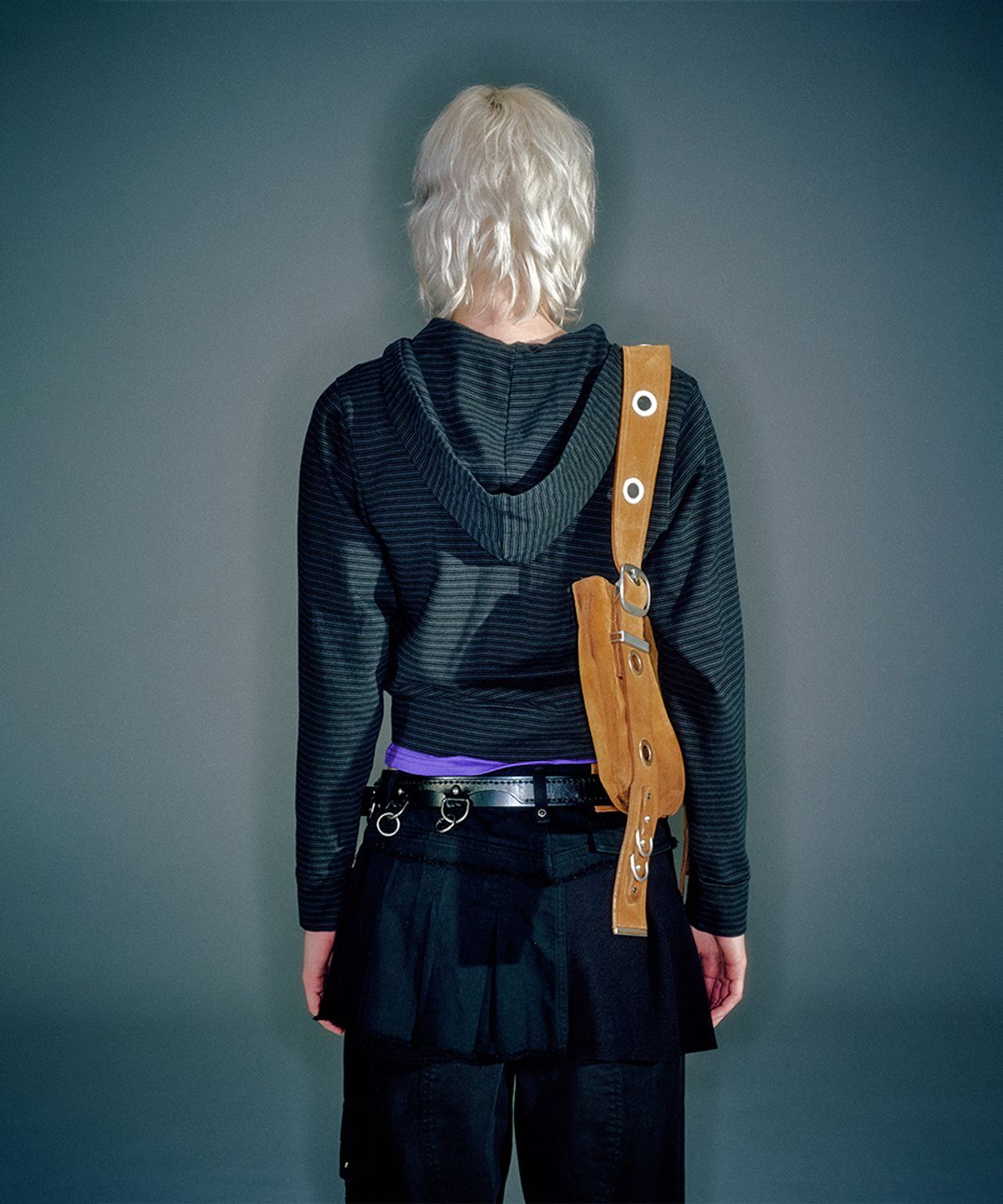 베이컨트 아카이브(VACANT ARCHIVE) WOMEN WORKSHOP STRIPED SLIM HOODIE ZIP-UP CHARCOAL