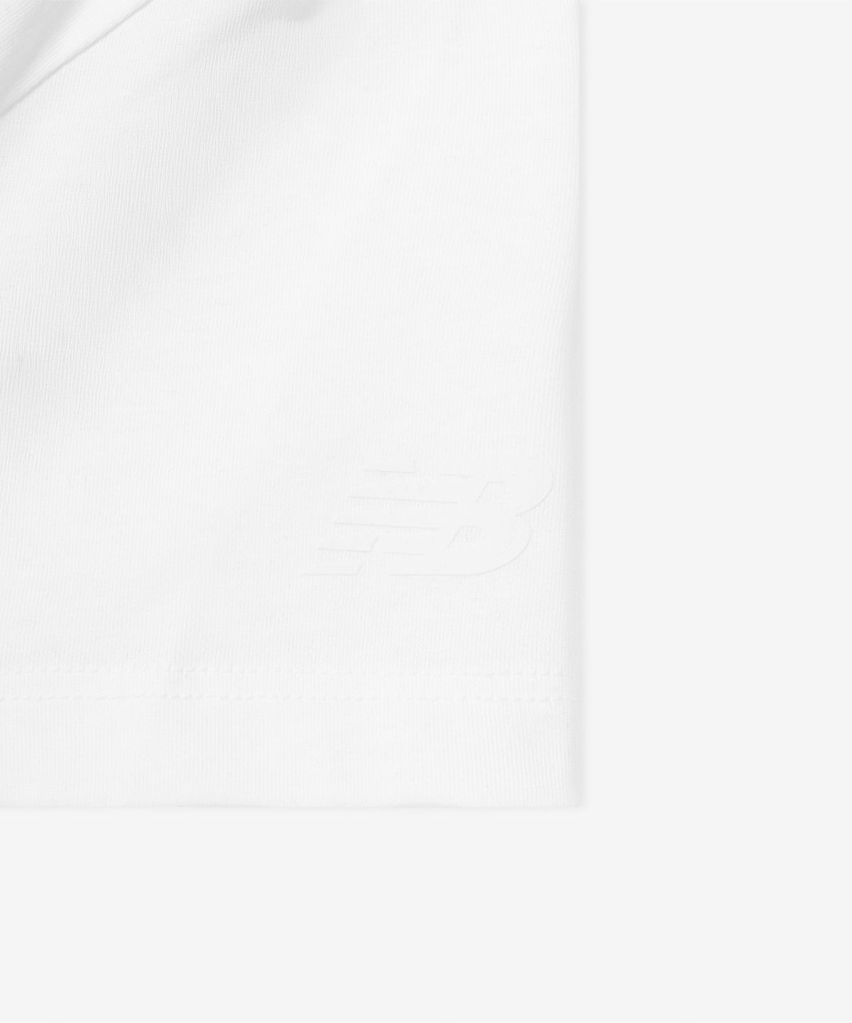 뉴발란스(NEW BALANCE) NBNEG2W412 / WOMEN 에센셜 중앙레터 반팔티 (WHITE)