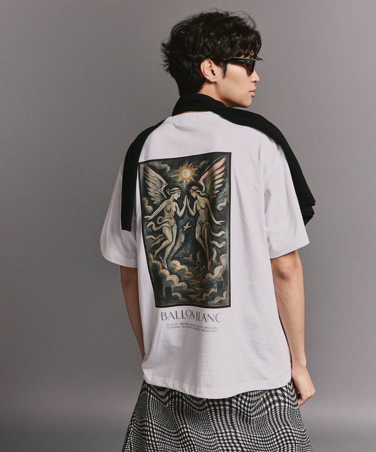 발롱블랑 라이프(BALLONBLANC LIFE) Ethereal Oversize Round Tee (Cotton 100%) - WHITE