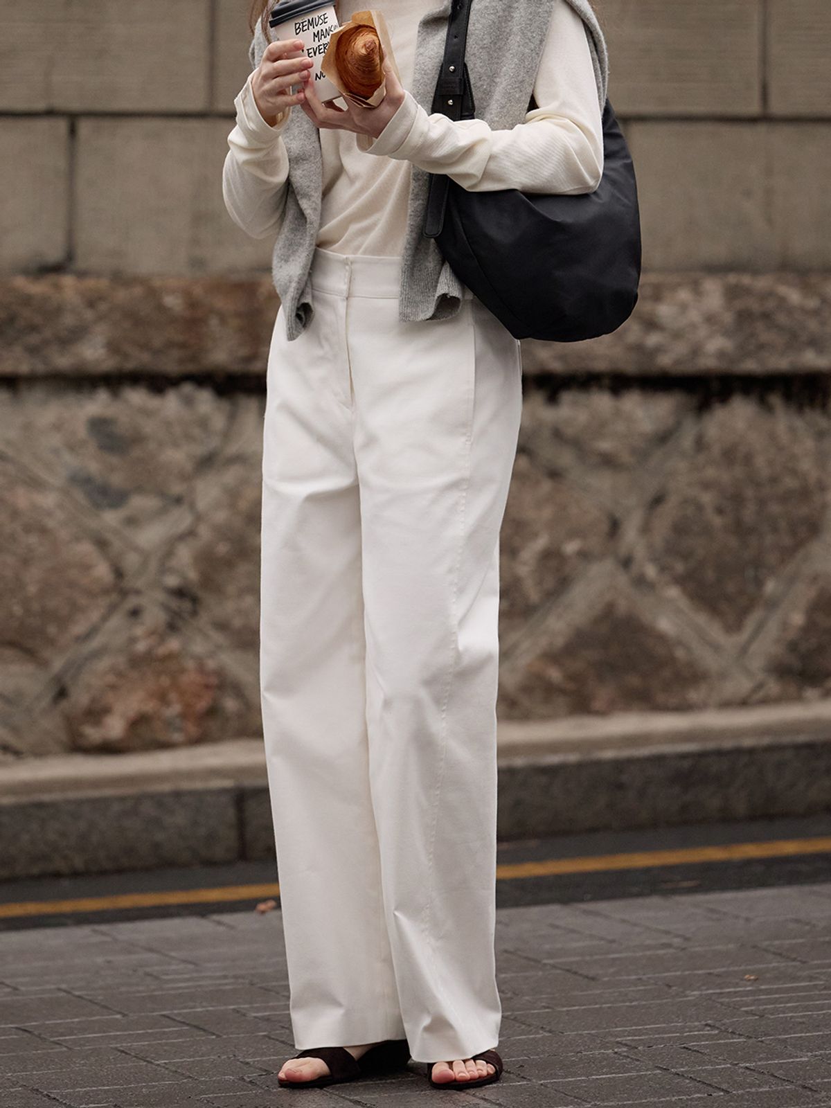 비뮤즈맨션(BEMUSE MANSION) Curved cotton pants - Black