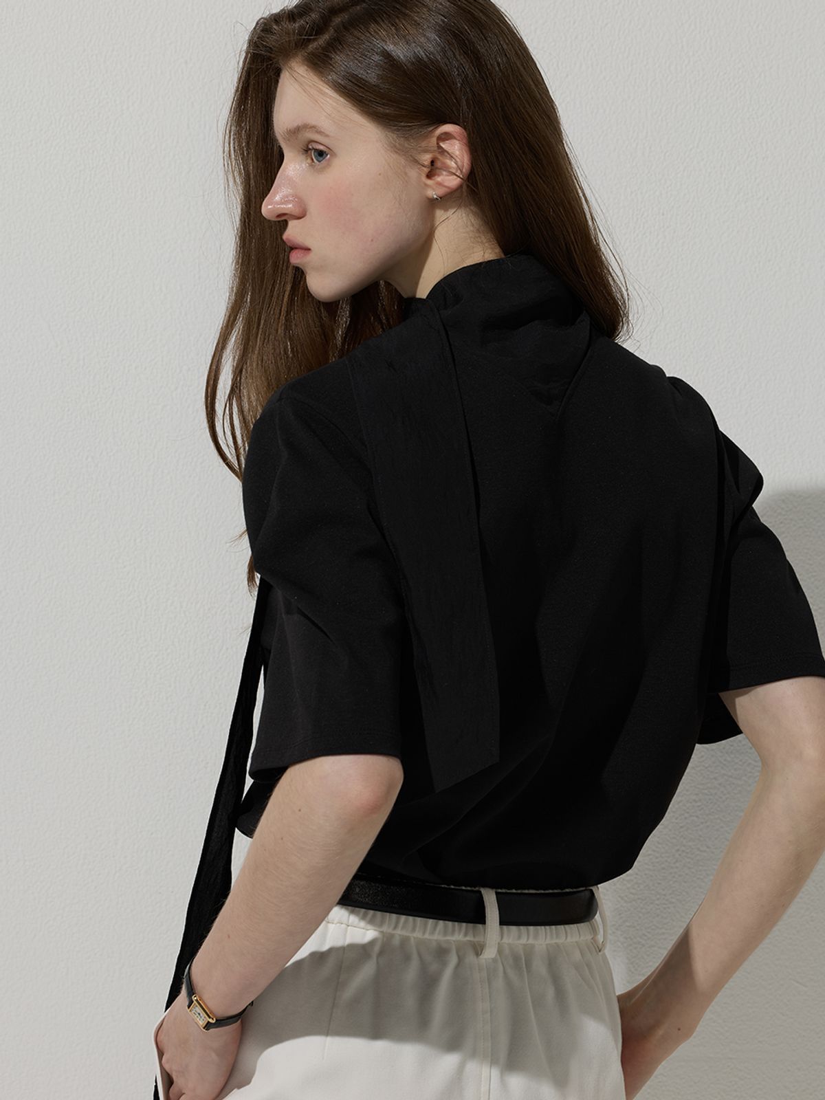 비뮤즈맨션(BEMUSE MANSION) Scarf curved top - Black